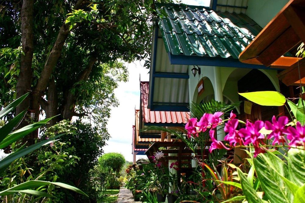 Pongphen Guesthouse - Sha Plus Certified Kanchanaburi Dış mekan fotoğraf