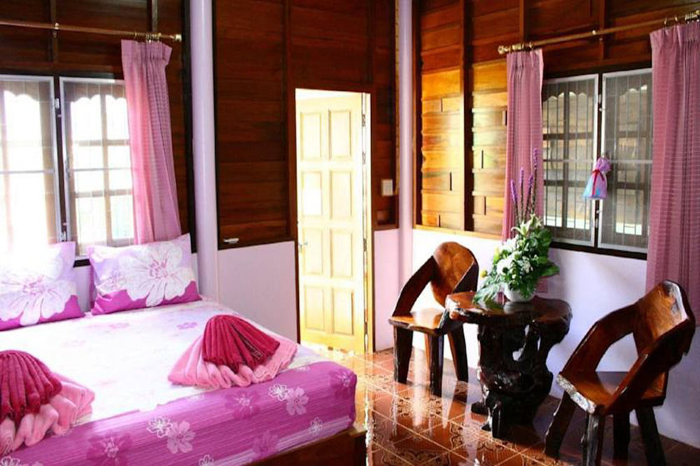 Pongphen Guesthouse - Sha Plus Certified Kanchanaburi Dış mekan fotoğraf