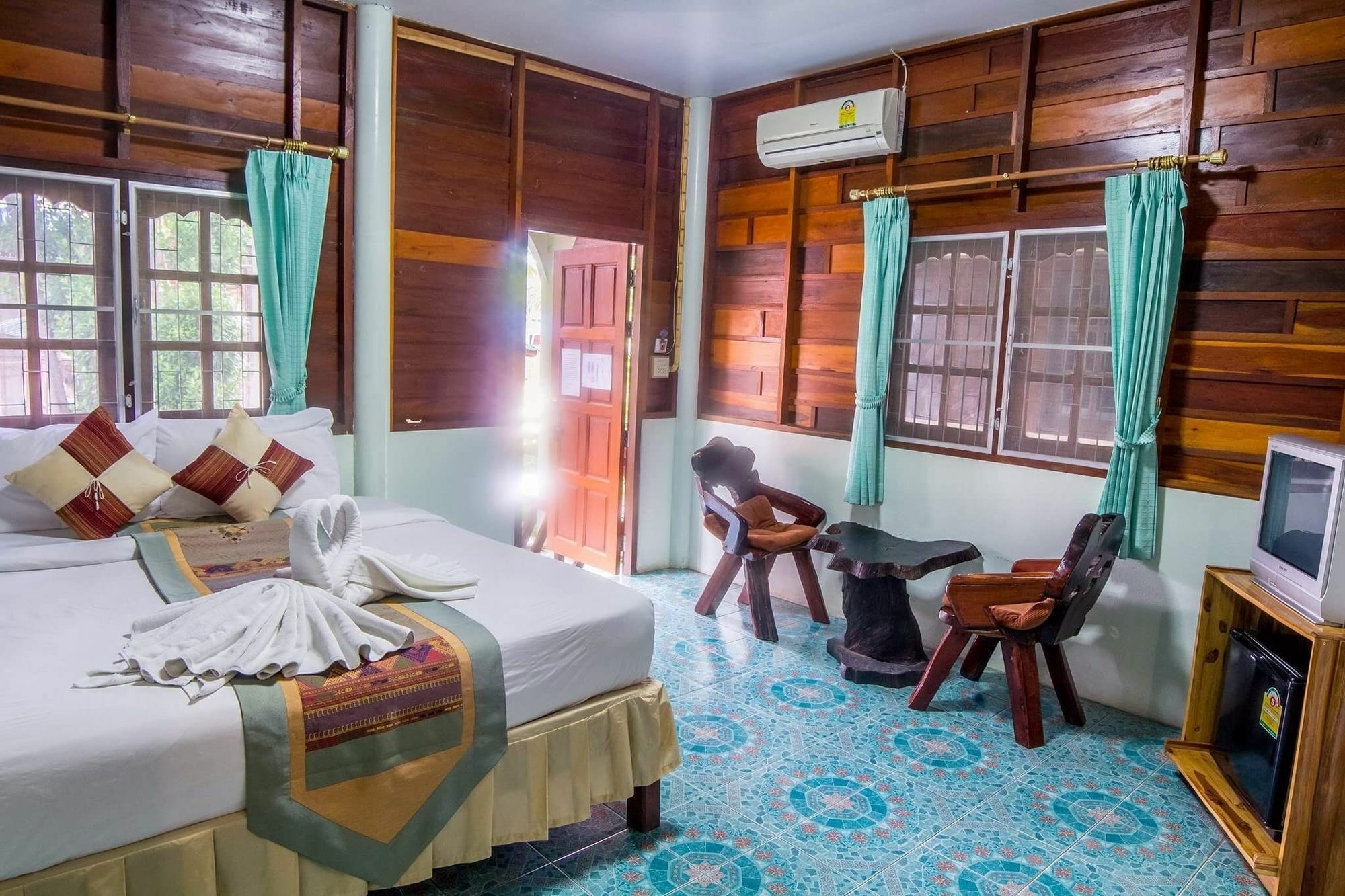 Pongphen Guesthouse - Sha Plus Certified Kanchanaburi Dış mekan fotoğraf