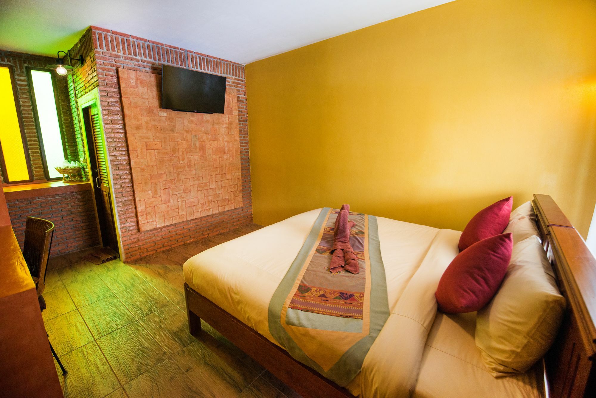 Pongphen Guesthouse - Sha Plus Certified Kanchanaburi Dış mekan fotoğraf