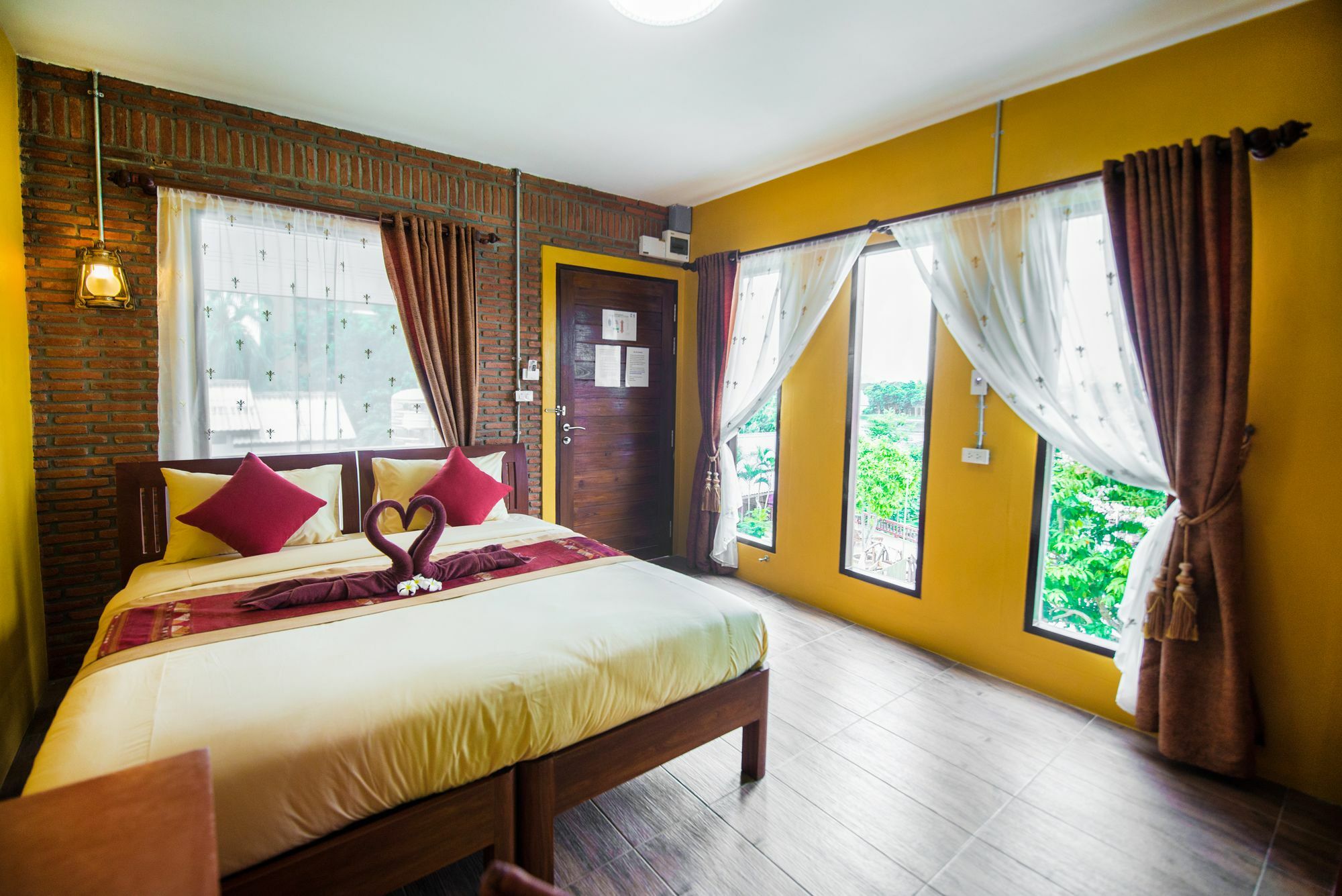 Pongphen Guesthouse - Sha Plus Certified Kanchanaburi Dış mekan fotoğraf