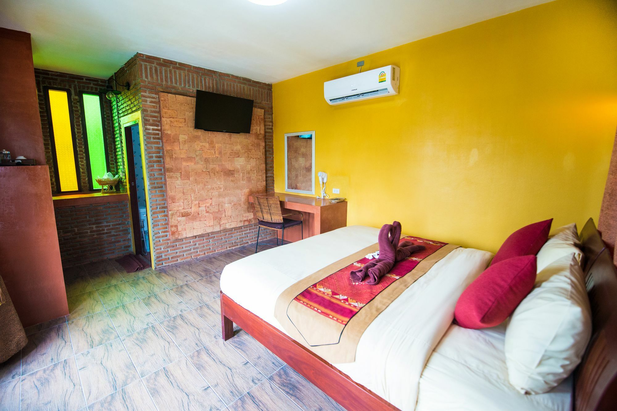 Pongphen Guesthouse - Sha Plus Certified Kanchanaburi Dış mekan fotoğraf